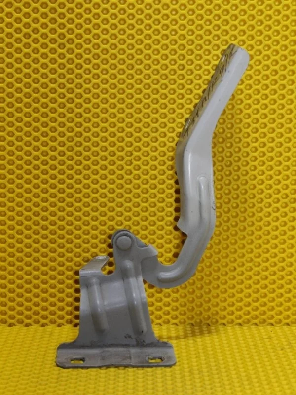 Петля капота Nissan Xtrail 2007—2011 65400JG000 T31, правая