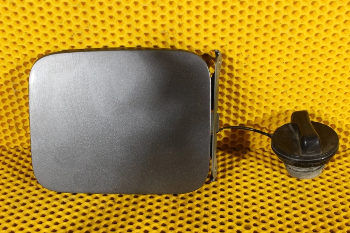 Лючок топливного бака Nissan Juke G88301KAMA F15