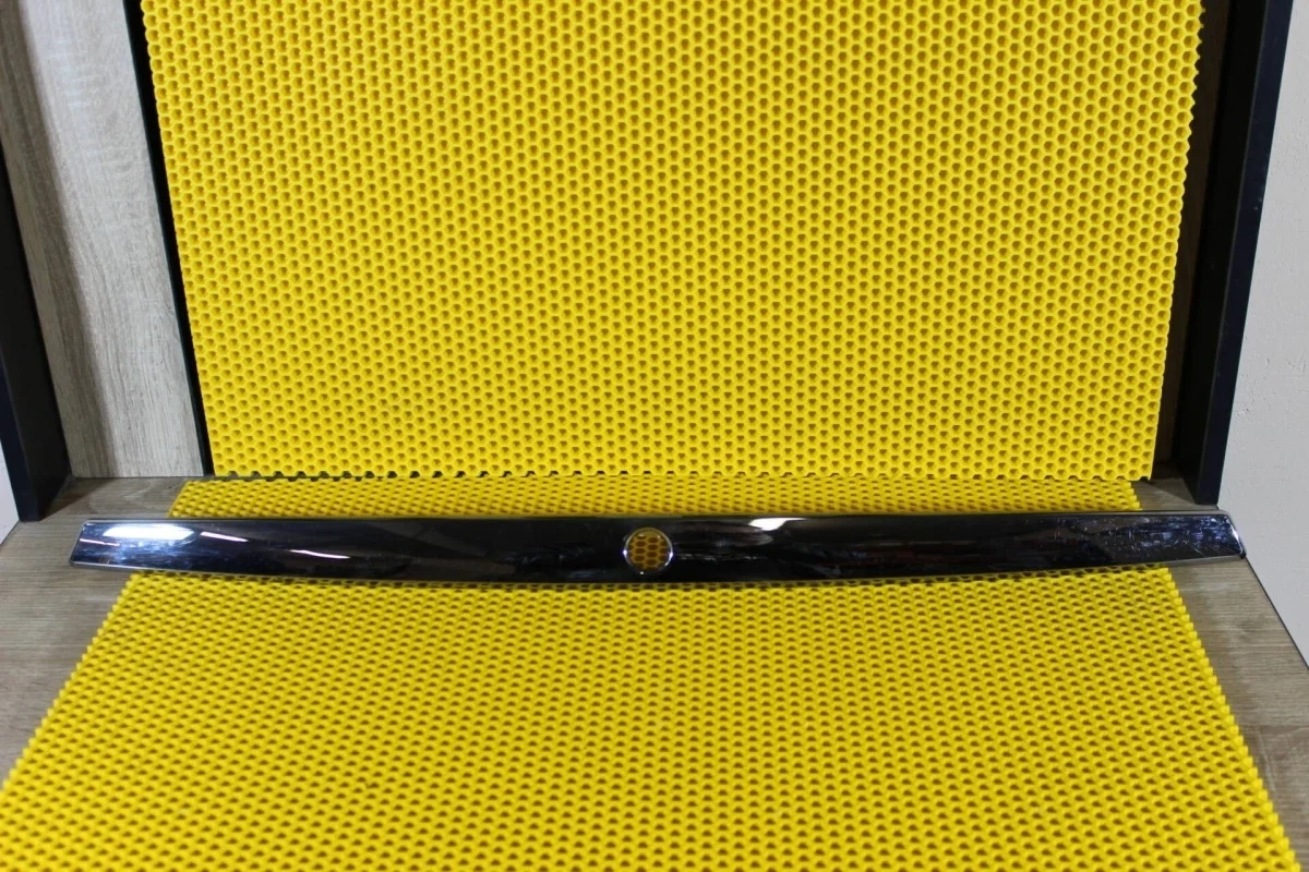 Накладка крышки багажника Nissan Almera 848104AB0B G15 K4M