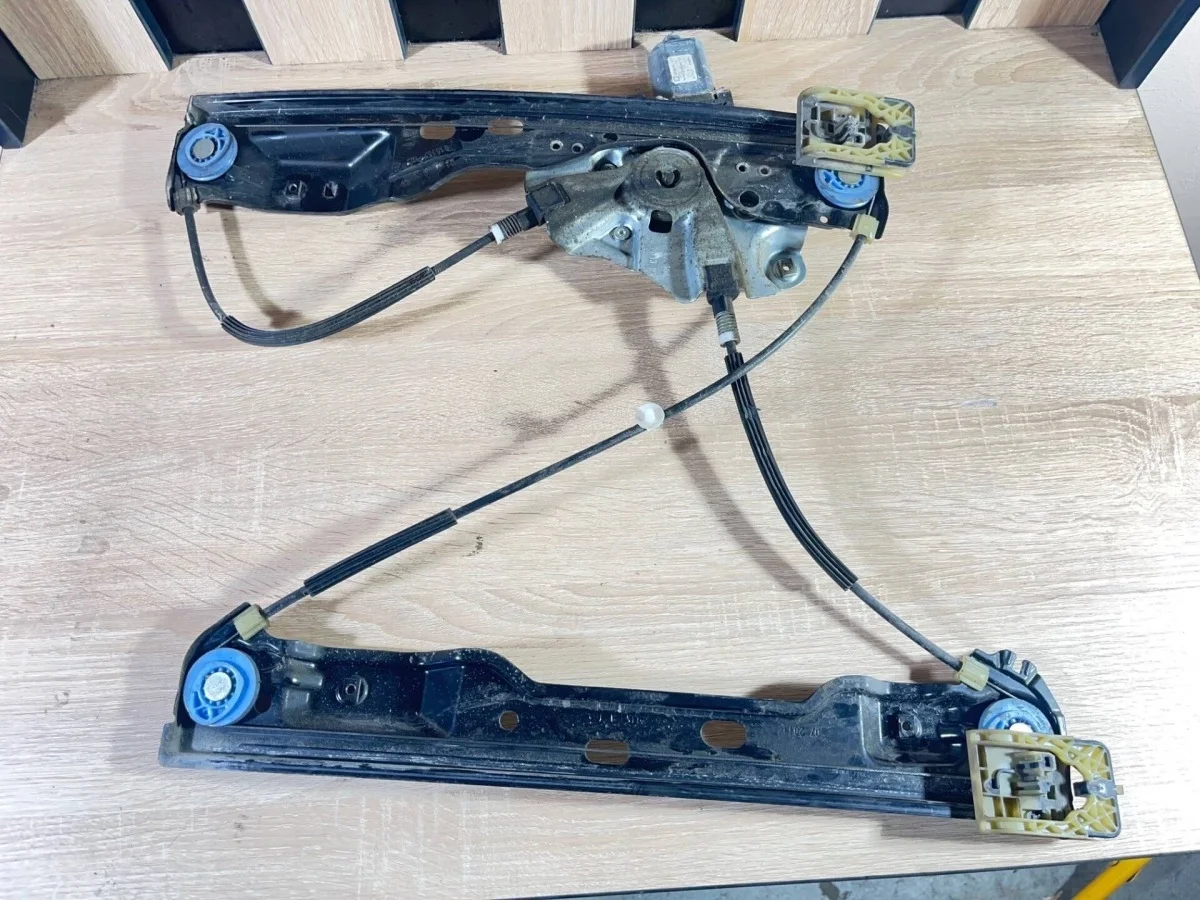 Стеклоподъемник Opel Astra 2013 13350757 J, передний левый