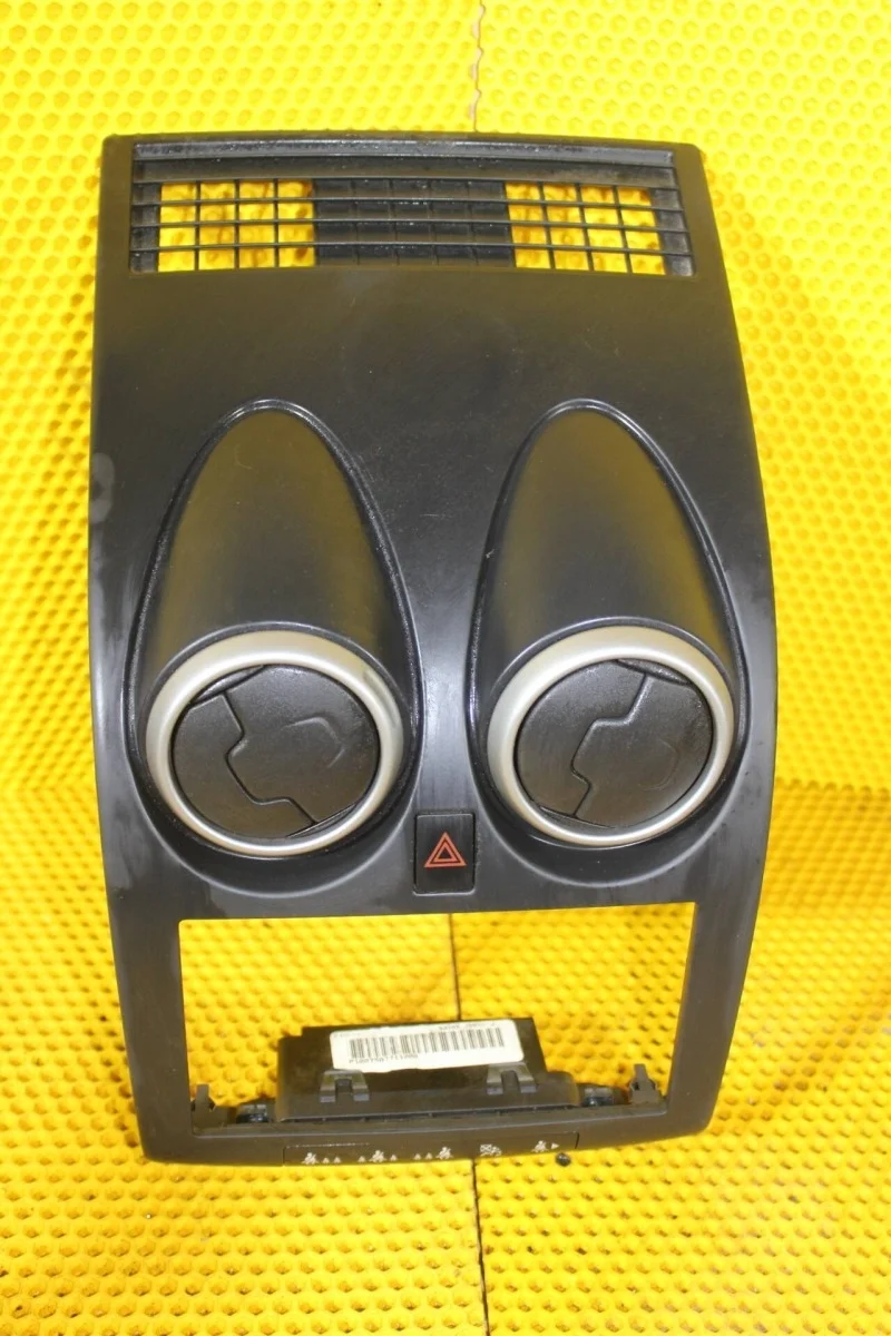 Консоль центральная Nissan Qashqai 68260BR00A J10