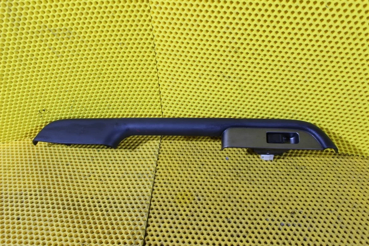 Кнопка стеклоподъемника Nissan Xtrail 254110V000 T30