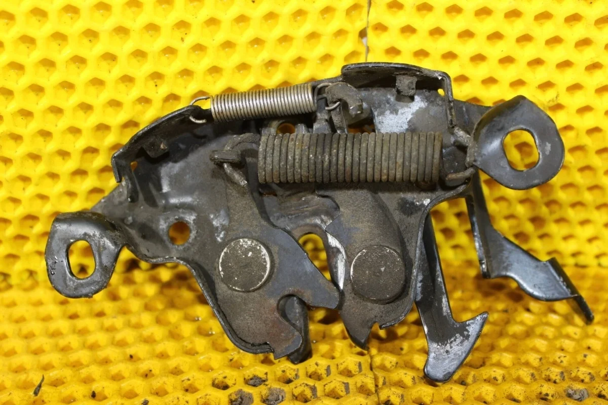 Замок капота Nissan Xtrail 656018H900 T30