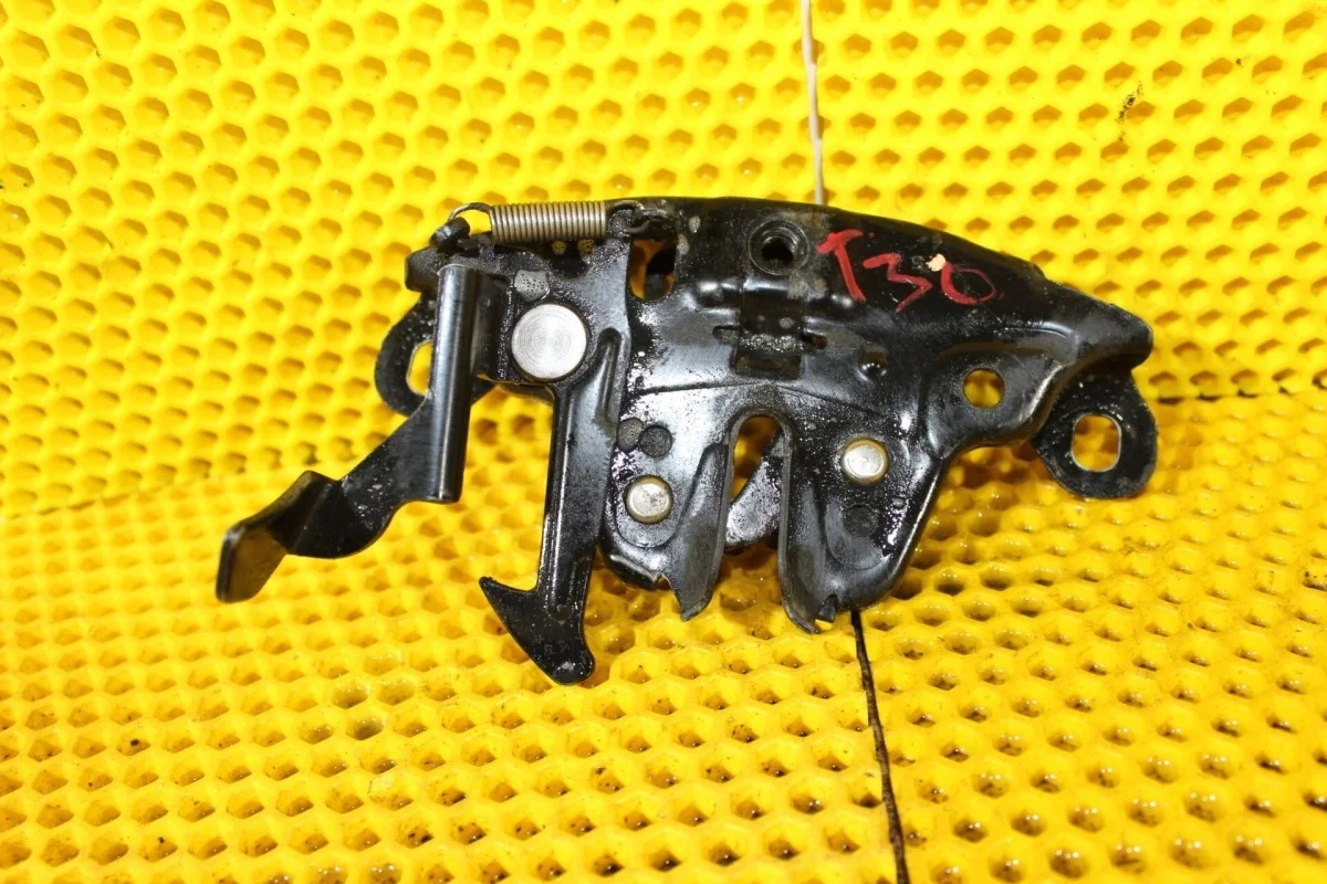 Замок капота Nissan Xtrail 656018H900 T30