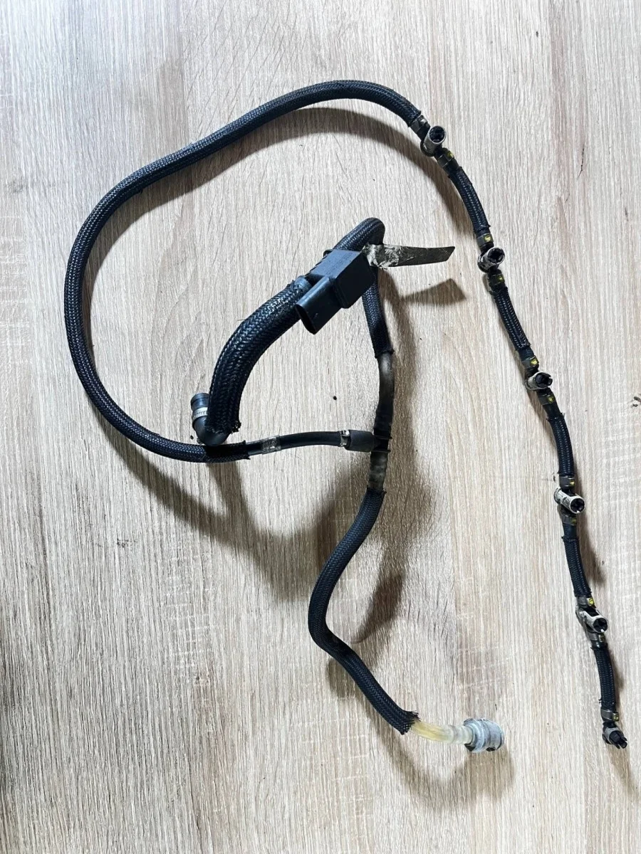 Топливная трубка обратки форсунок Bmw X6 2010 13537799993 E71 N57S