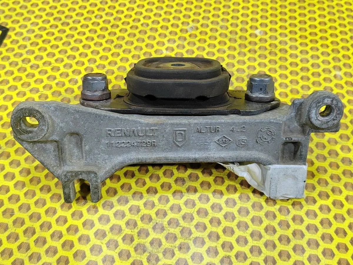 Опора КПП Nissan Almera 2015 8200352861 K4M, левая