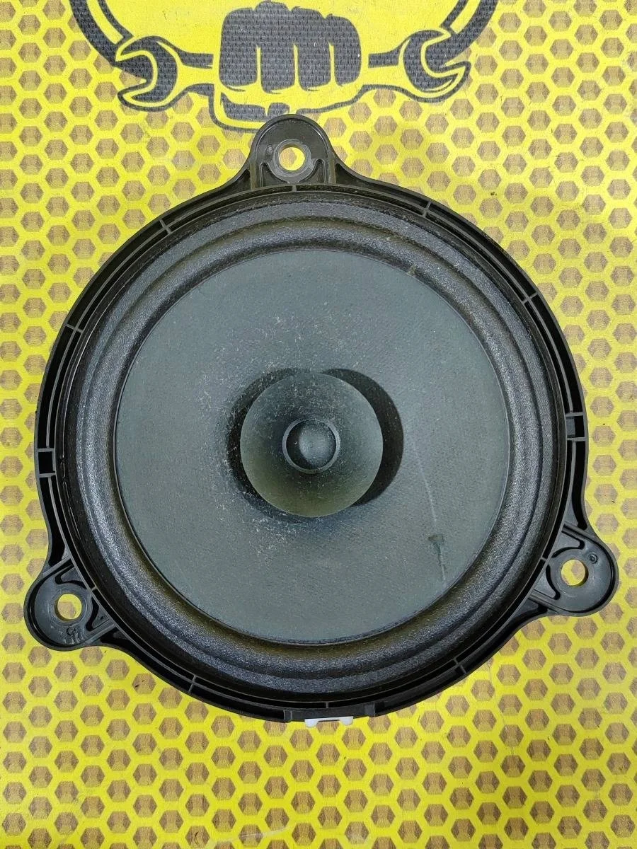 Динамик штатный колонка Nissan Qashqai 2014 281563SG0A J11, задний левый