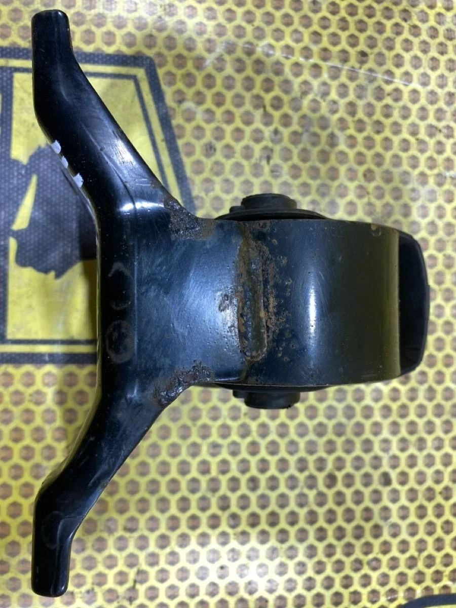 Опора КПП Nissan Almera 2004 112205M505 N16E QG15DE, левая