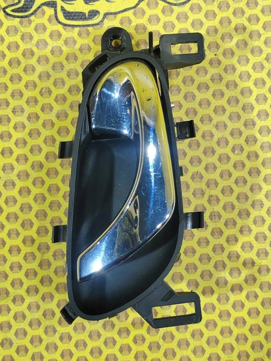 Ручка двери внутренняя Nissan Qashqai 2014 806714EA1A J11 R9M, задняя правая