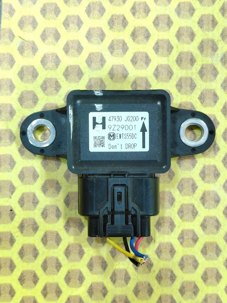 Датчик ускорения Nissan Xtrail 2010 47930JG200 T31 M9R