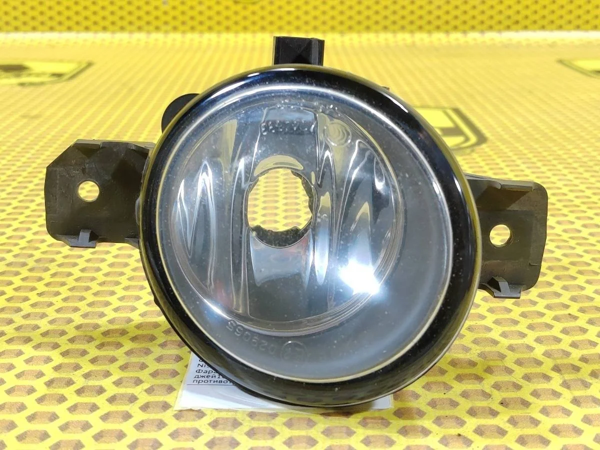 Фара противотуманная Nissan Qashqai 2008 261558990A J10E HR16DE