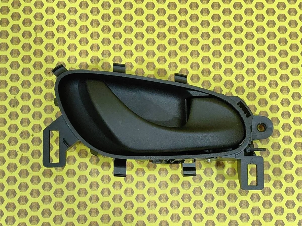 Ручка двери внутренняя Nissan Qashqai 2014 806714EA1A J11 HRA2DDT, передняя правая