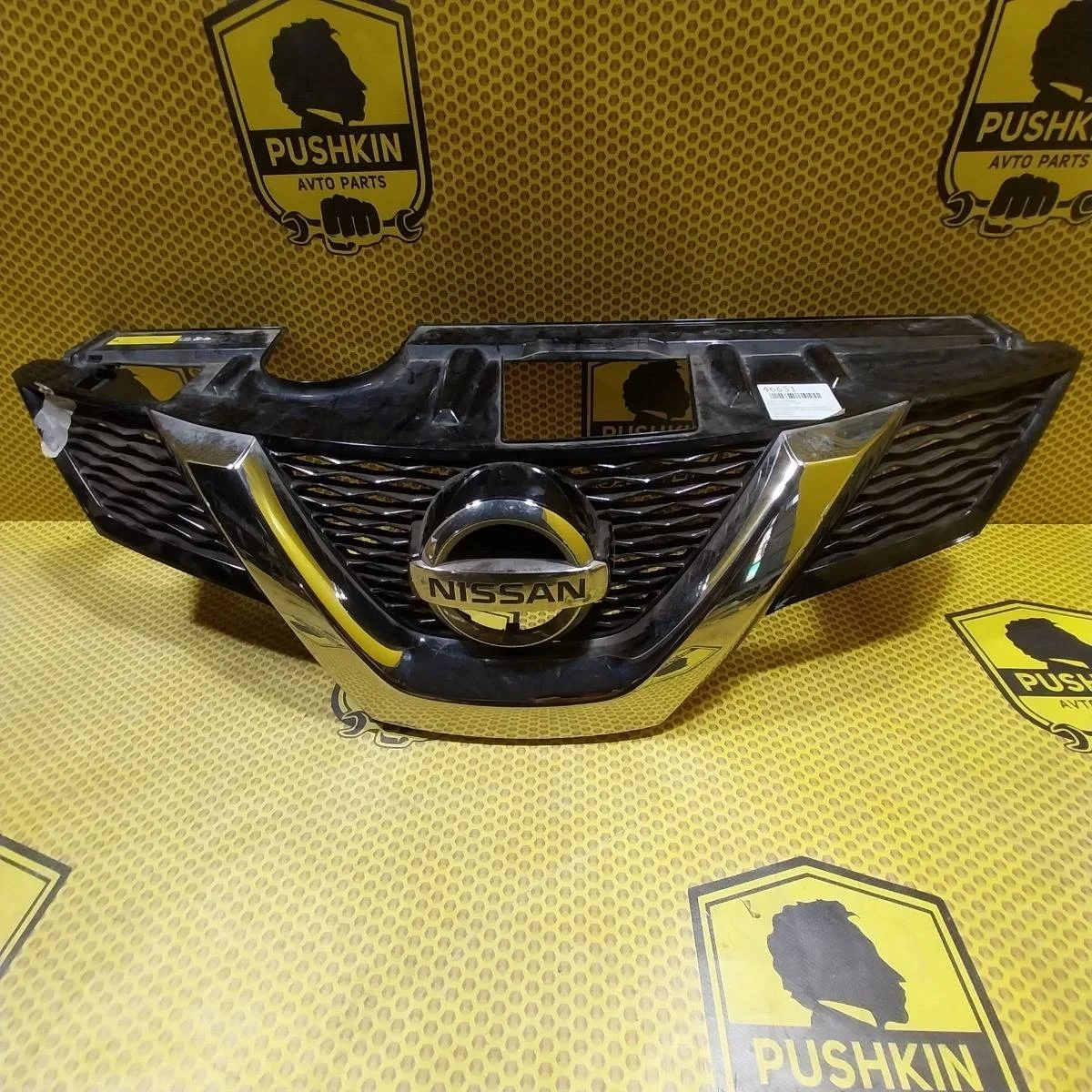 Решетка радиатора Nissan Xtrail 2016 623104CM1B T32