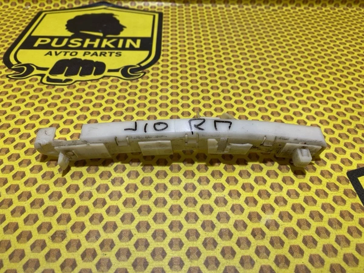 Кронштейн бампера Nissan Qashqai 62222BR00A J10, передний правый
