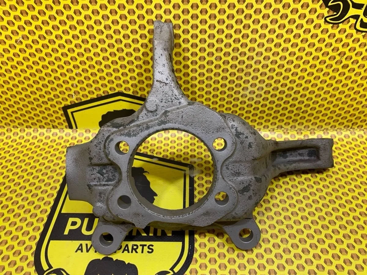 Кулак поворотный Nissan Qashqai 40014JD000 J10, передний правый