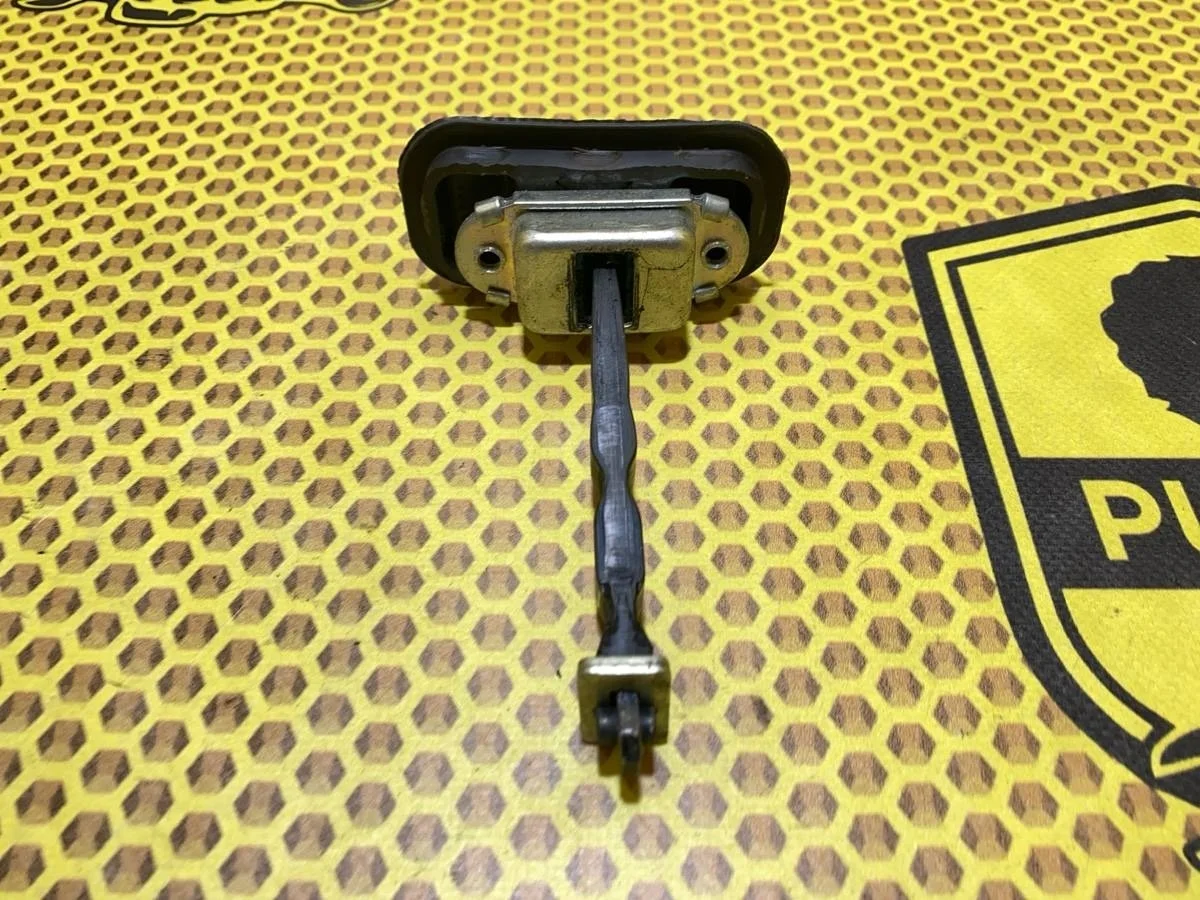 Ограничитель двери Nissan Qashqai 80430JD000 J10, передний