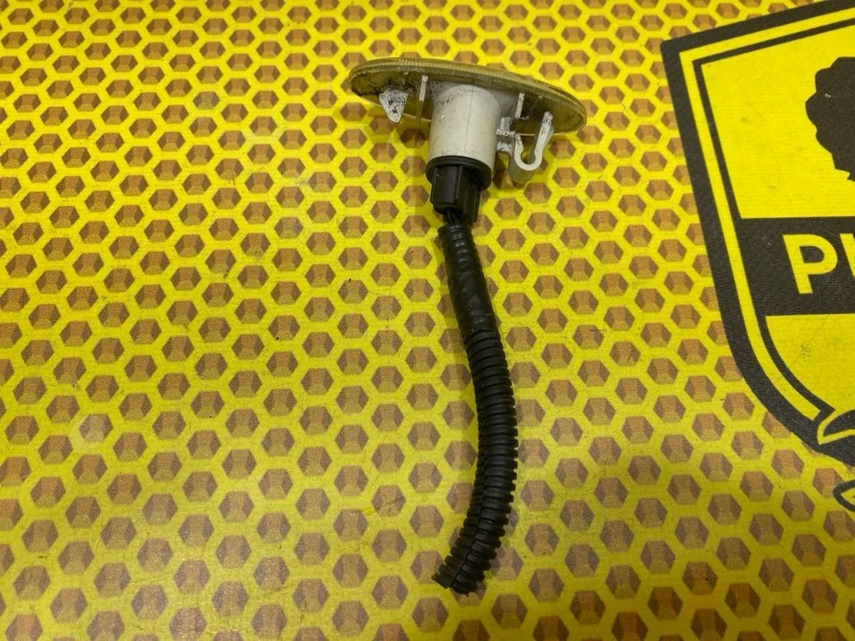 Поворотник в крыло Nissan Qashqai 261608990A J10