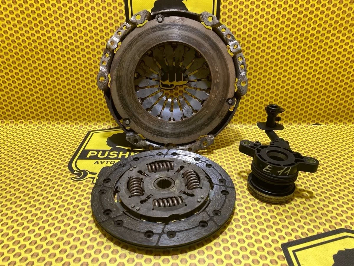 Комплект сцепления Nissan Note 2011 30100ED800 E11 HR16DE