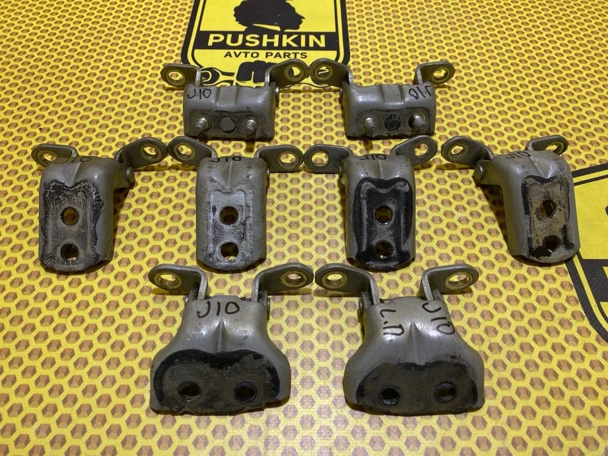 Комплект петлей дверей Nissan Qashqai 824212F030 J10