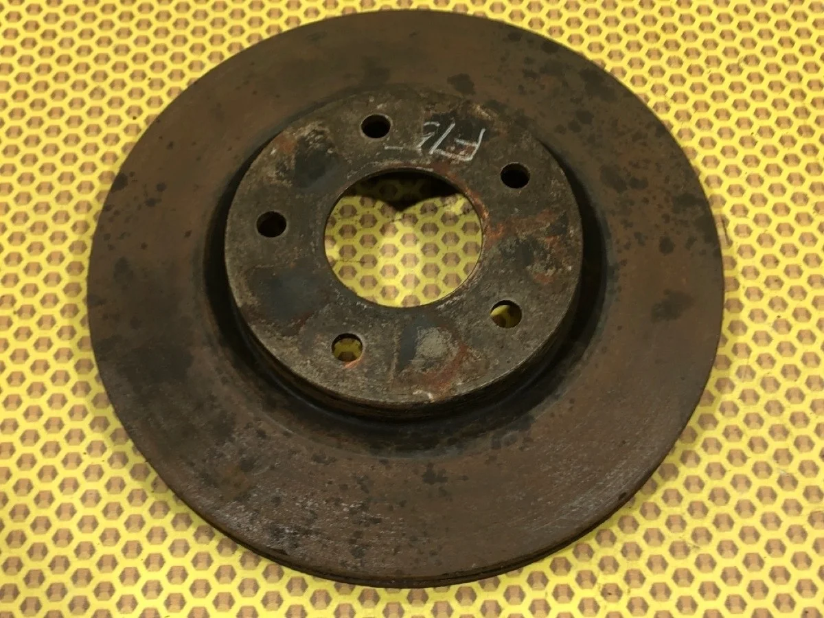 Диск тормозной Nissan Juke 2013 402061KA3A F15, передний