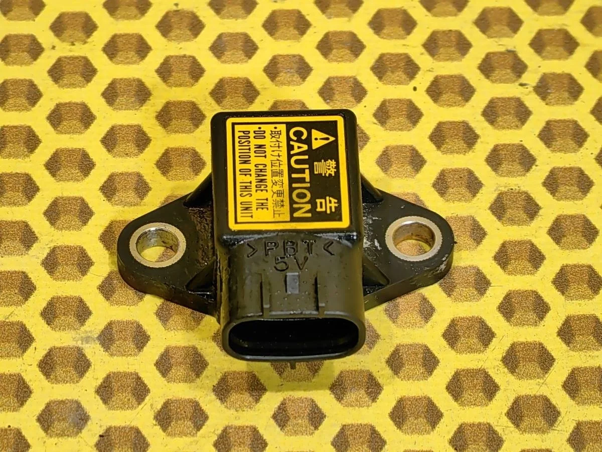 Датчик удара AIRBAG SRS Nissan Juke 2013 31955EU50B F15 HR16DE