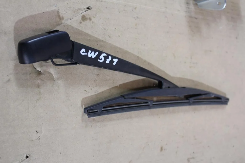 Б.у. поводок дворника MITSUBISHI OUTLANDER XL CW5W MITSUBISHI OUTLANDER XL CW5W