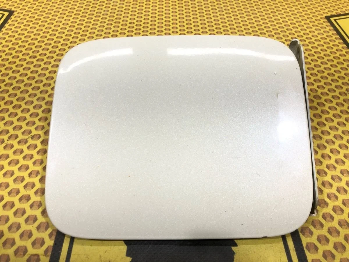 Лючок топливного бака Nissan Juke 2013 G88301KAMA F15 HR16DE