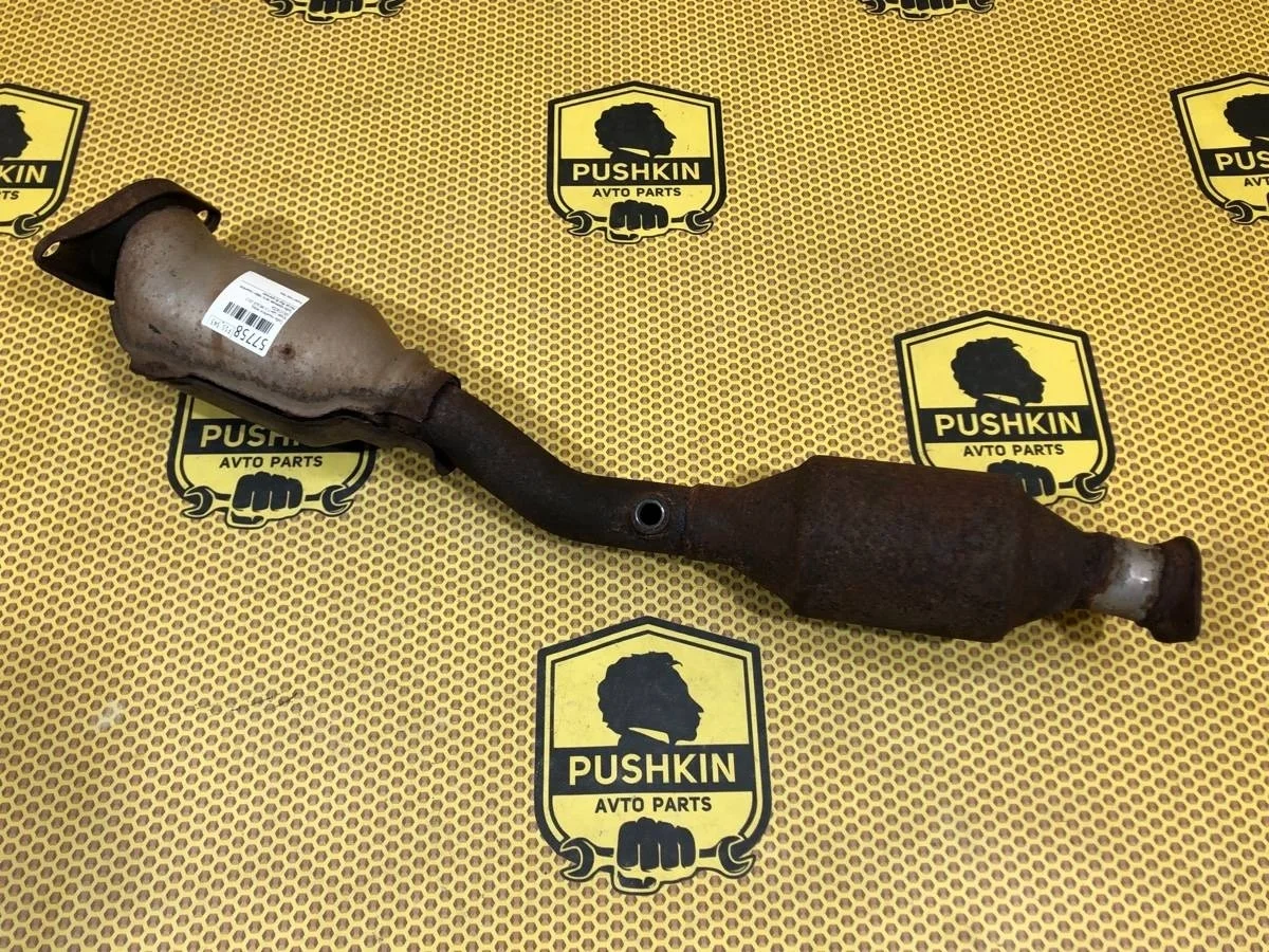 Труба глушителя Nissan Juke 2013 200101KZ0A F15 HR16DE, передняя