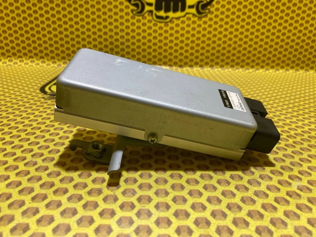 Блок управления топливным насосом Nissan Juke 2013 170011KA1A F15 HR16DE