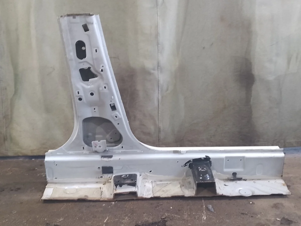 Часть кузова стойка с порогом Nissan Almera 2018 760214AA8A G15 K4M, правый