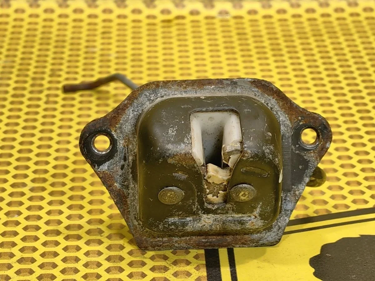 Замок багажника Nissan Almera 2004 905025M315 N16 QG18DE