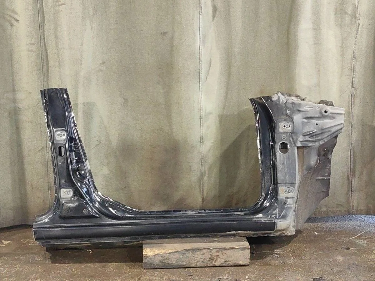 Часть кузова четверть Nissan Almera 2007 7601095F0B B10 QG16, передний правый