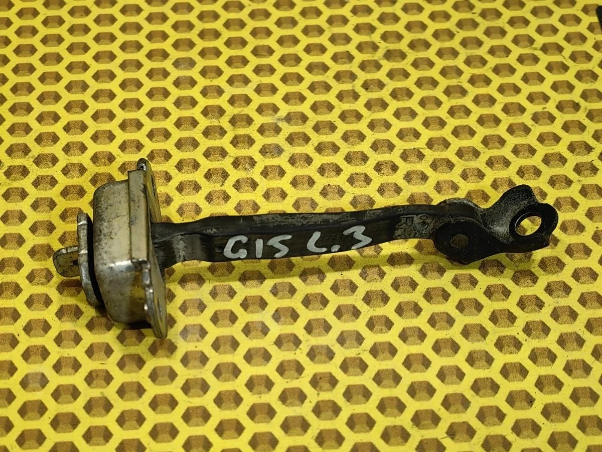 Ограничитель двери Nissan Almera G15 2013 82430EW000 G15RA K4M, задний