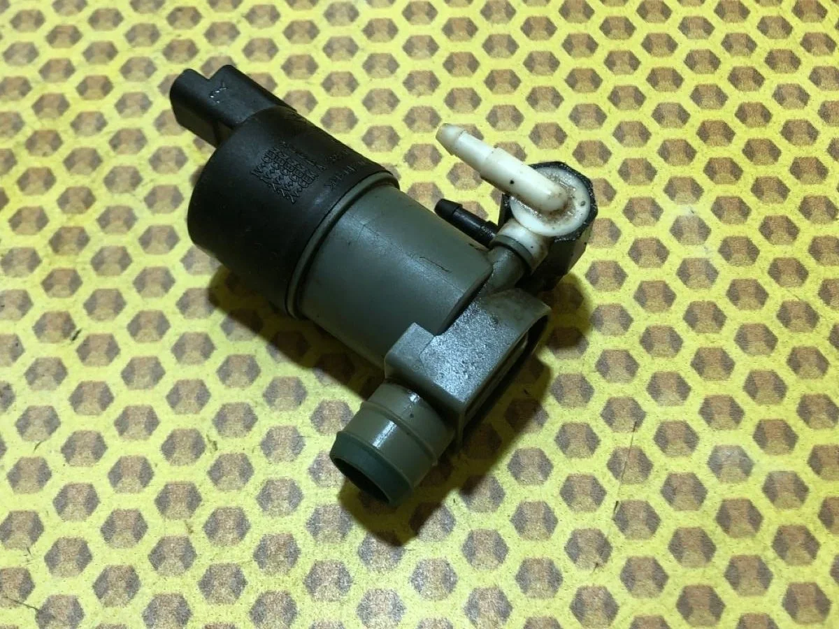 Насос омывателя Nissan Qashqai 2011 28920BU010 J10 MR20DE