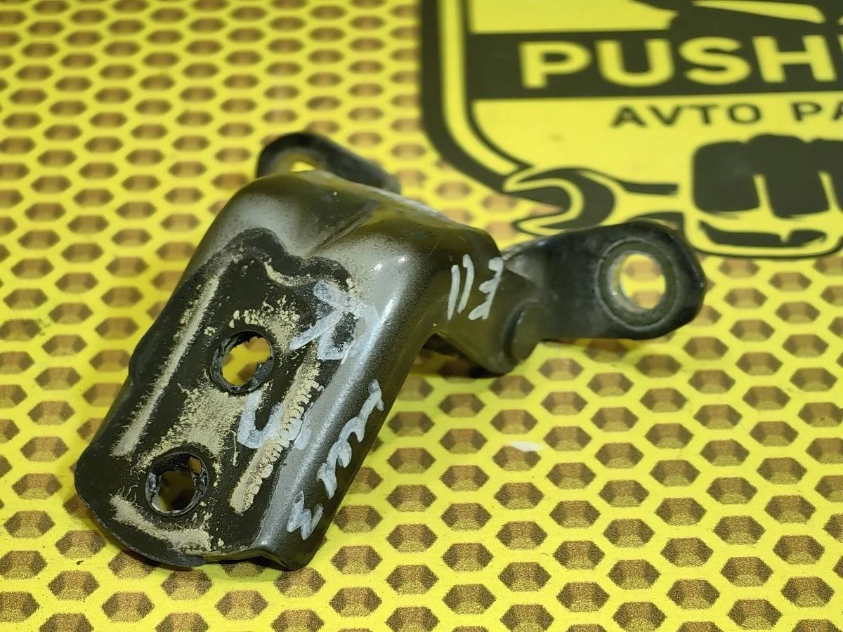Петля двери Nissan Note 2009 824212F030 E11 CR14DE, задняя правая