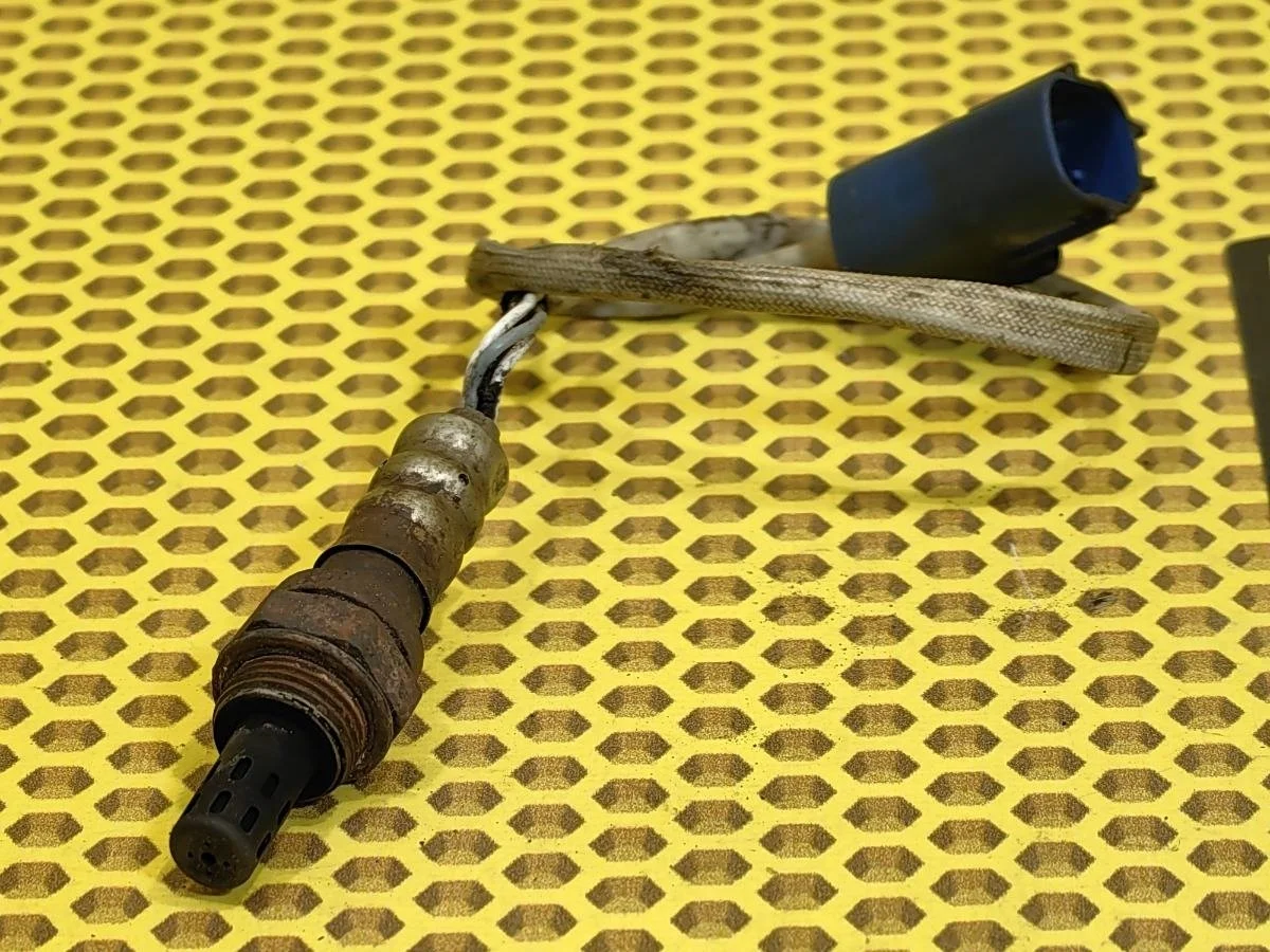 Датчик кислорода нижний Nissan X-Trail 2005 226A08J001 T30 QR20DE