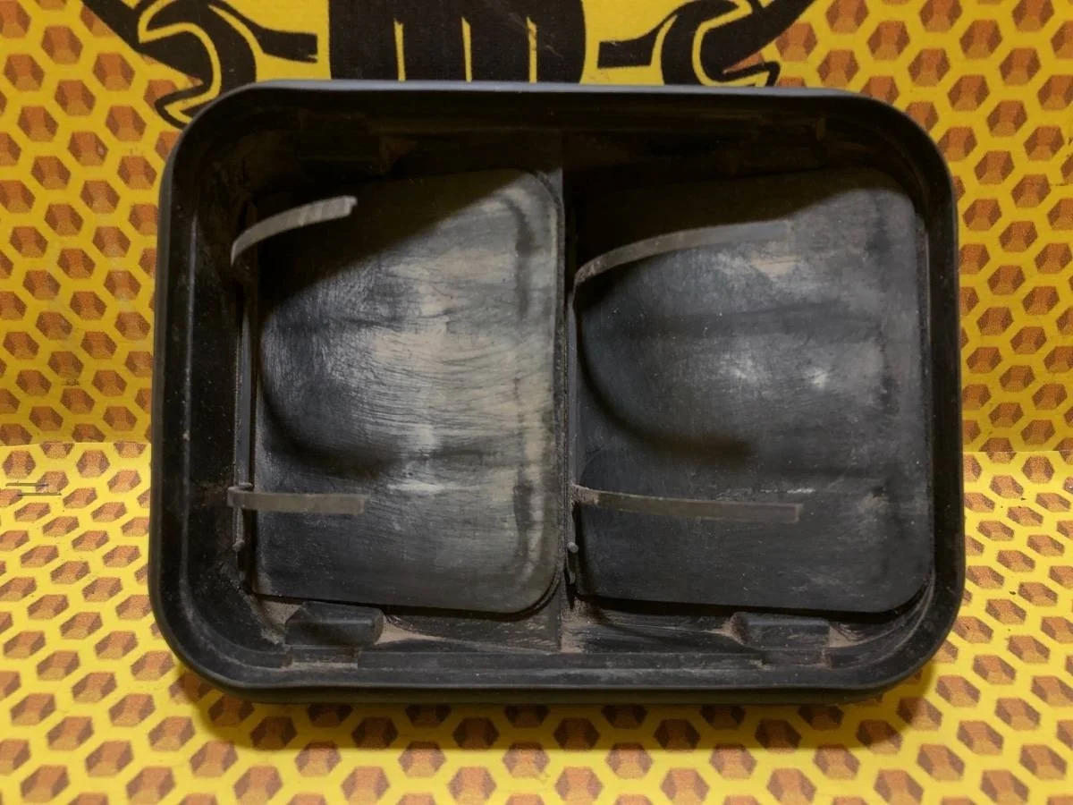 Решетка вентиляционная Nissan X-Trail 2008 76804EN00A T31 QR25DE