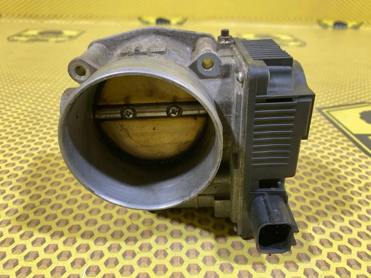 Дроссельная заслонка Nissan Murano 2006 161198J10C Z50 VQ35DE