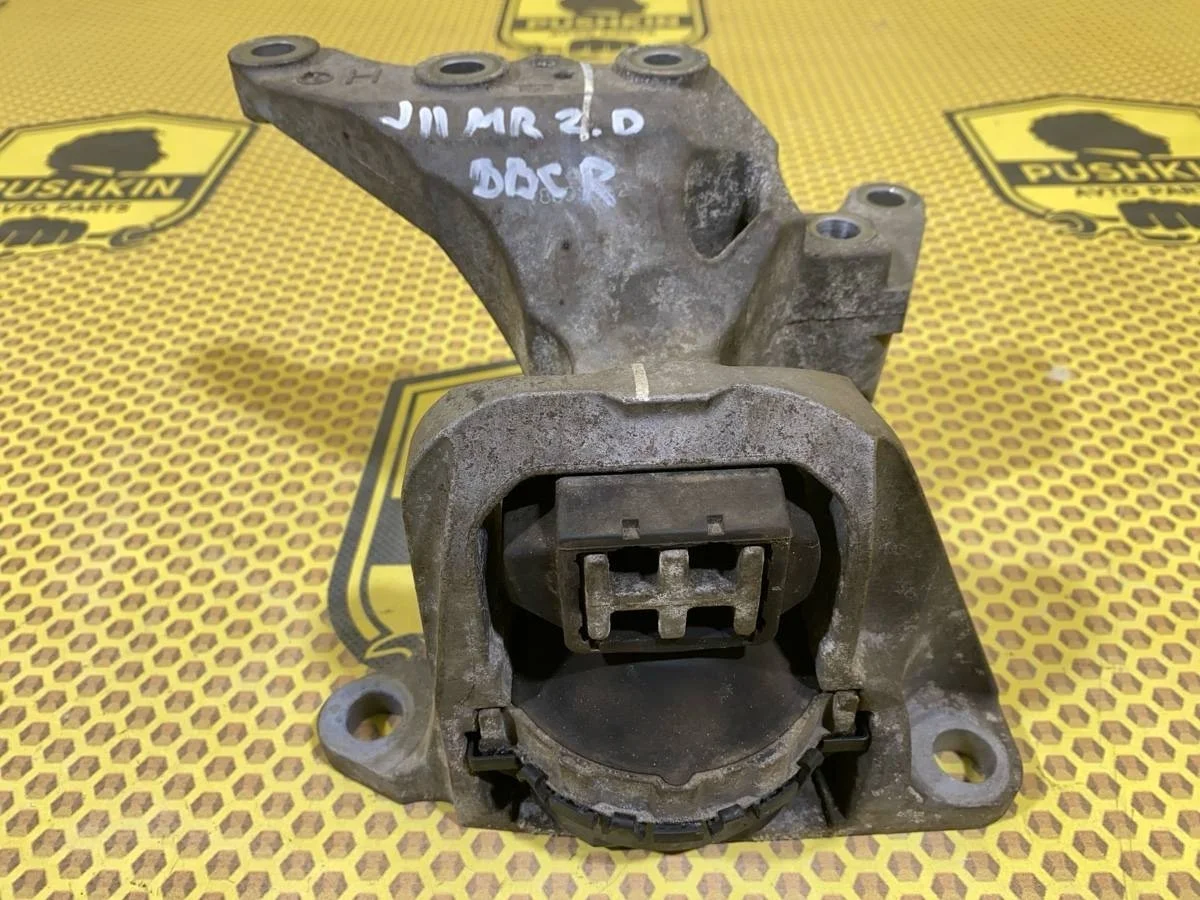 Опора двигателя Nissan Qashqai 2019 112104BB0B J11 MR20, правая