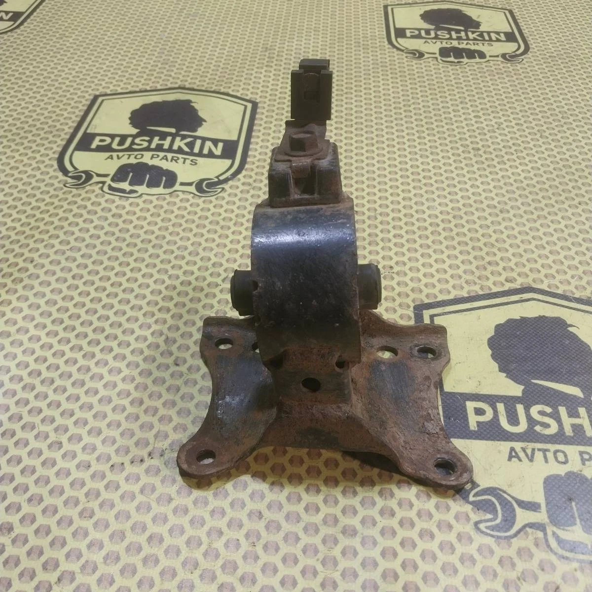 Опора двигателя задняя Nissan Xtrail 2005 112208H310 T30 QR, задняя