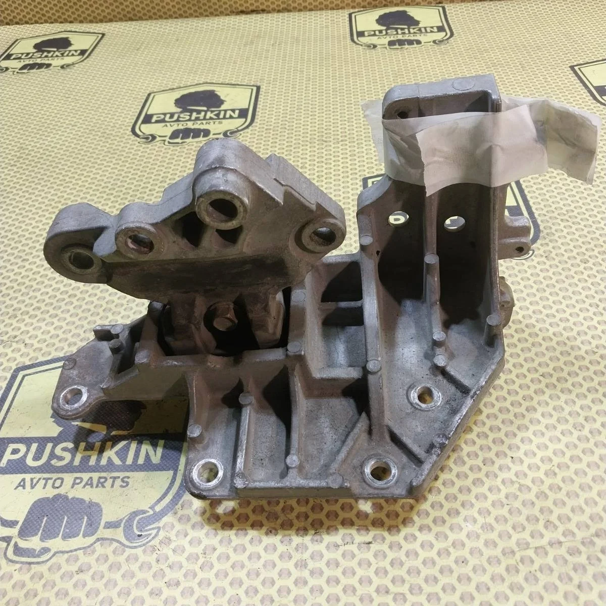 Площадка аккумулятора Nissan Xtrail 2009 11220JG31B T31, левая