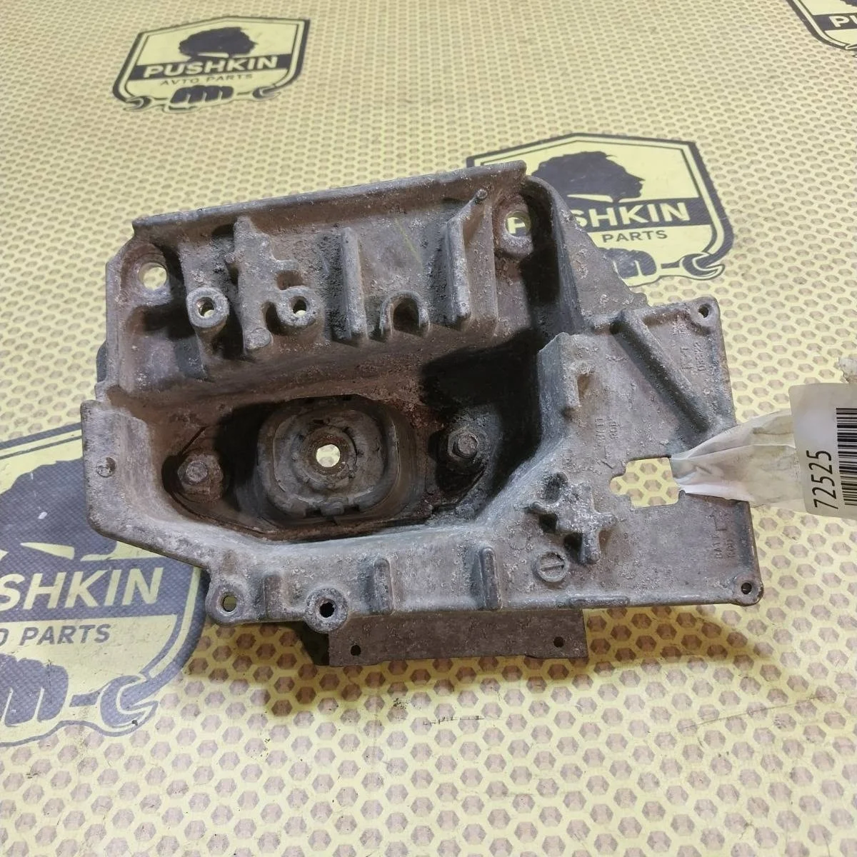 Площадка аккумулятора Nissan Tiida 2009 112541KA0A C11, левая