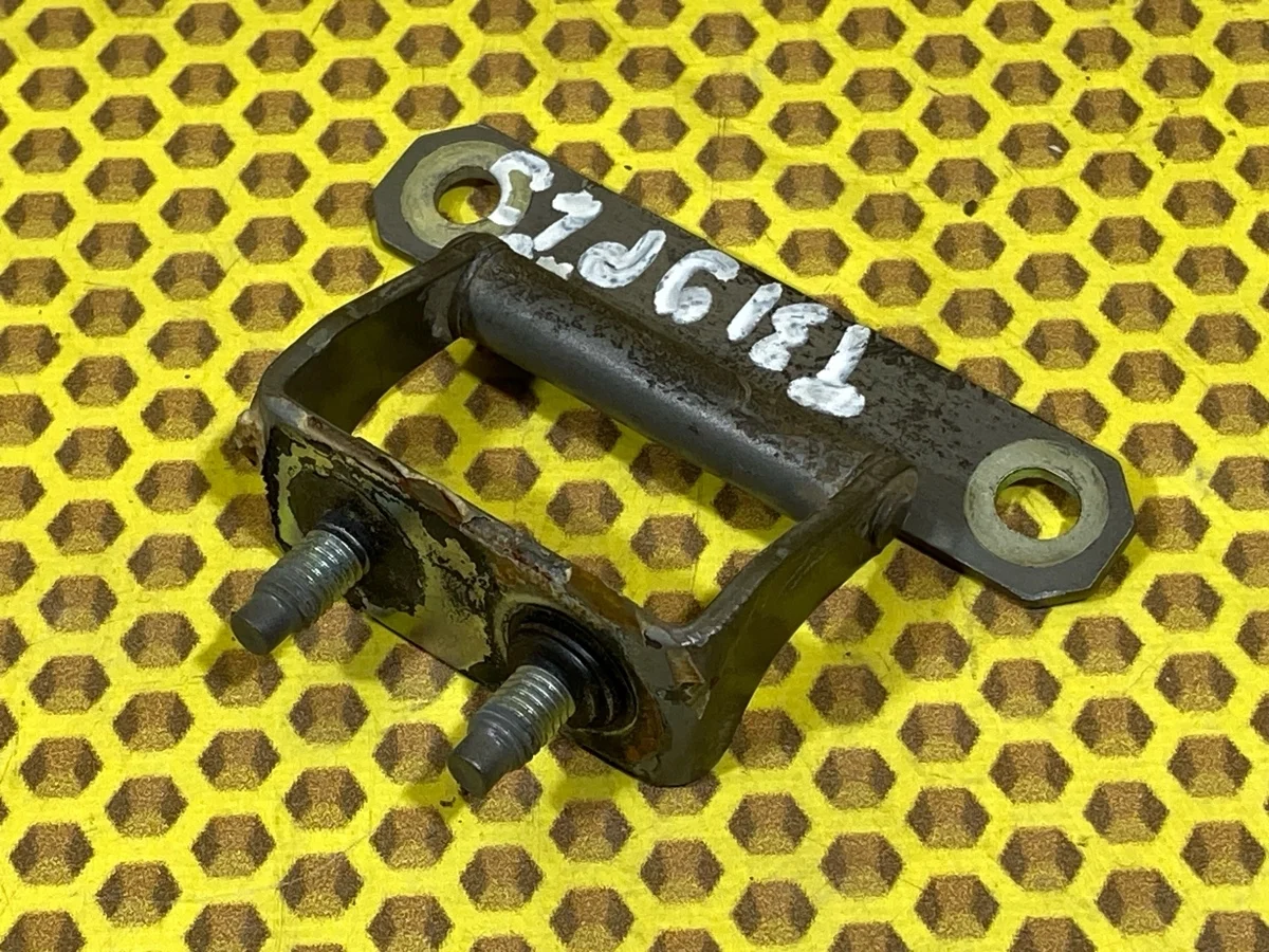 Петля багажника Nissan X-Trail 2008 90400JG000 T31 MR20DE