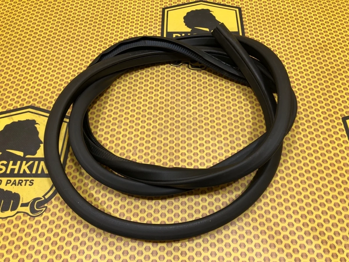 Уплотнитель на проем Nissan X-Trail 2008 76921JG00A T31 MR20DE, передний правый