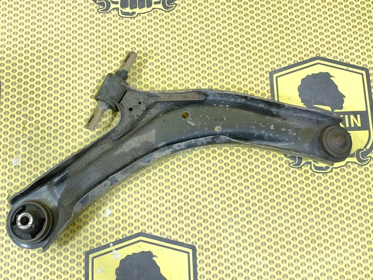 Рычаг нижний Nissan Qashqai 2010 54501JD000 J10 MR20DE, передний левый