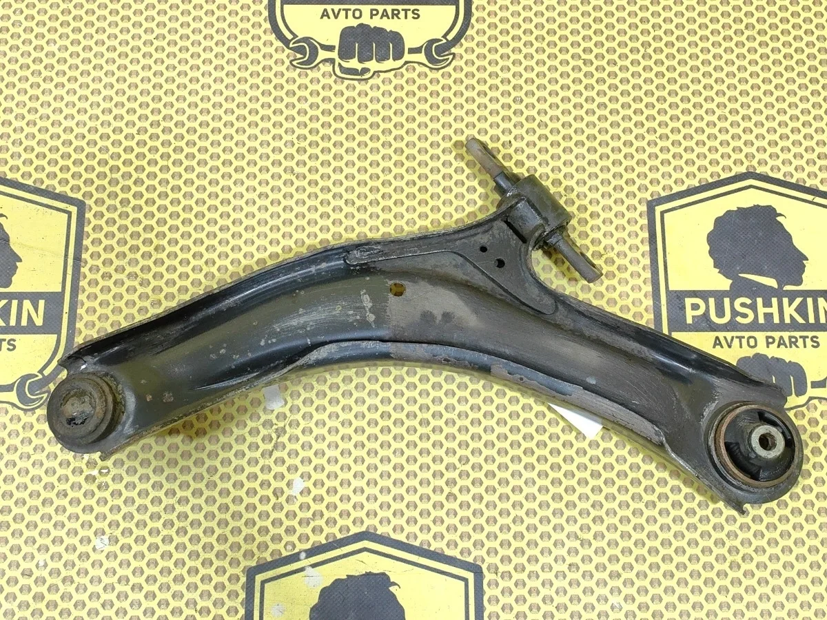 Рычаг нижний Nissan Qashqai 2010 54500JD000 J10 MR20DE, передний правый