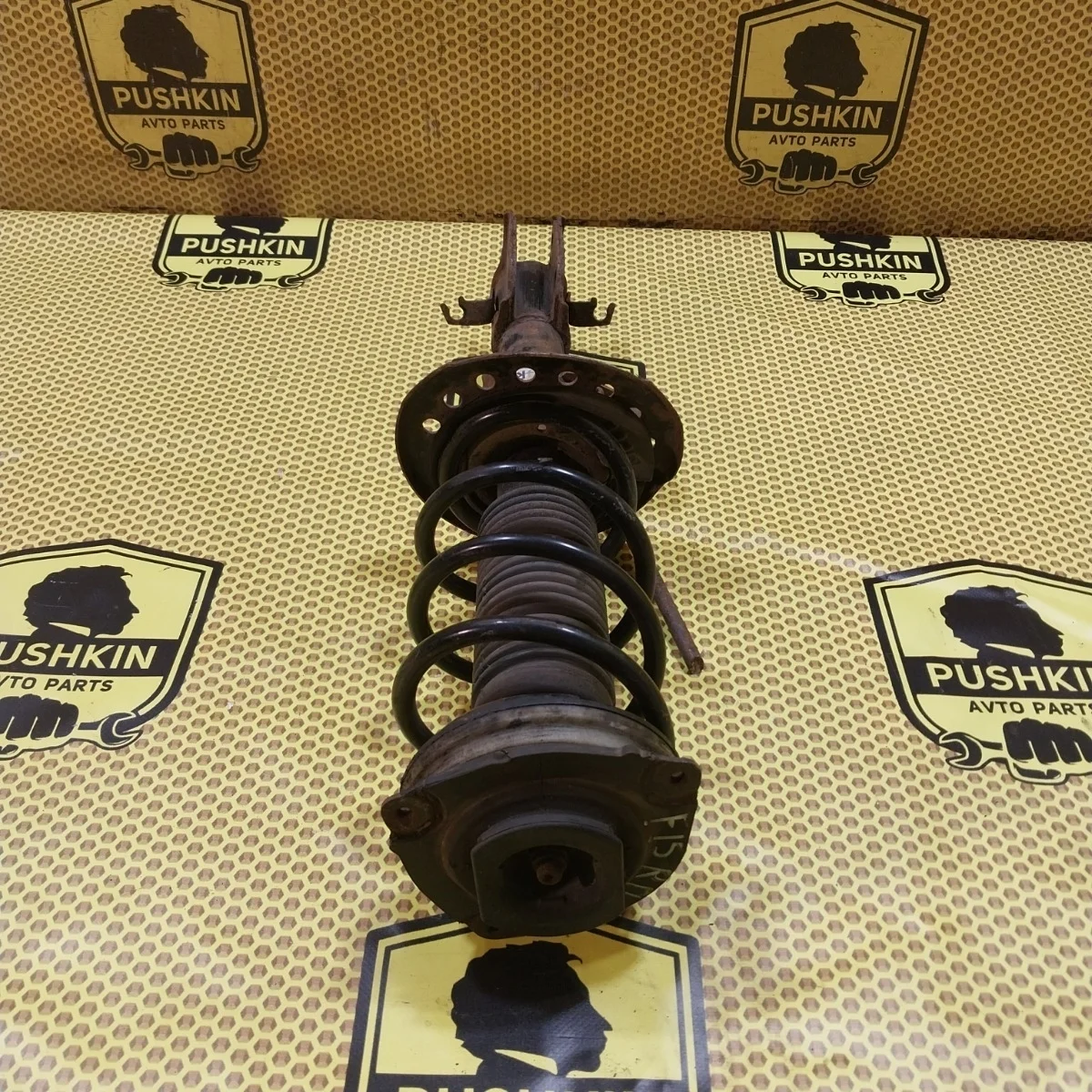 Амортизатор подвески Nissan Juke 2011 E43021KA1A F15, передний правый