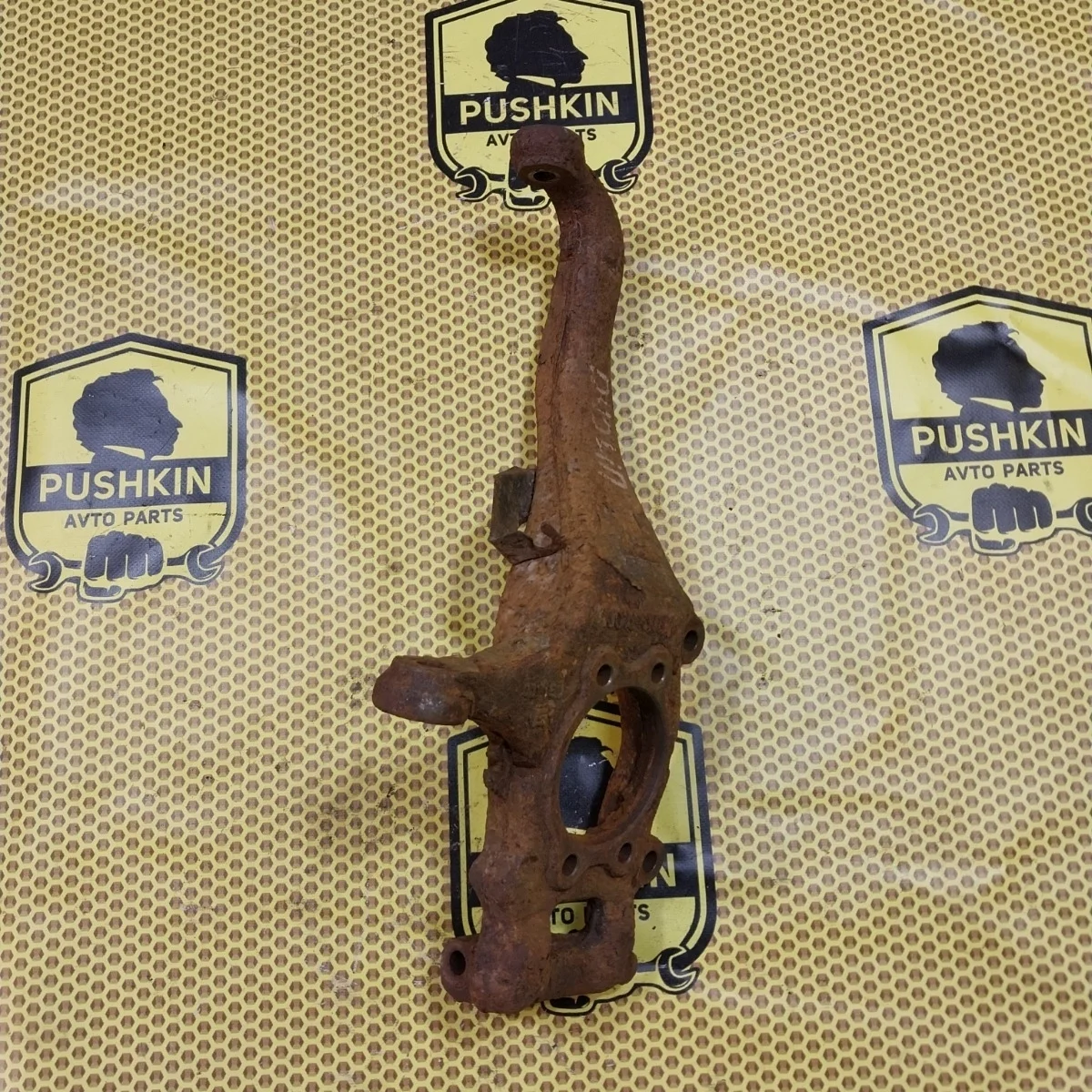 Кулак поворотный цапфа Nissan Navara 2009 400155X00C D40M, передний левый