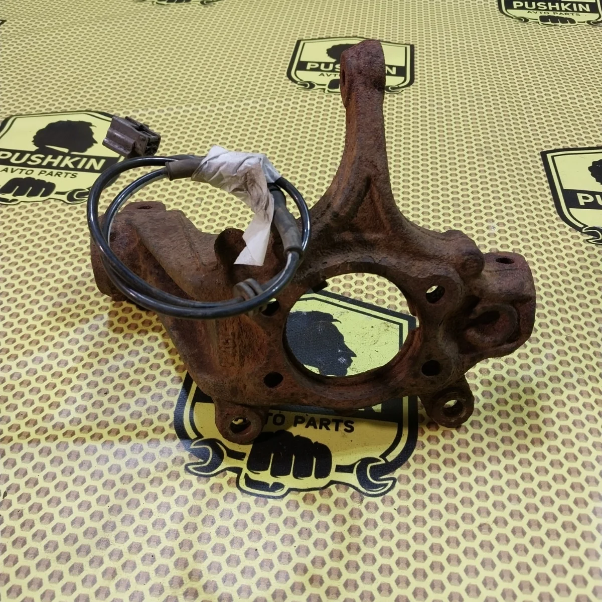 Кулак поворотный цапфа Nissan Qashqai 2015 400154EA0A J11, передний левый