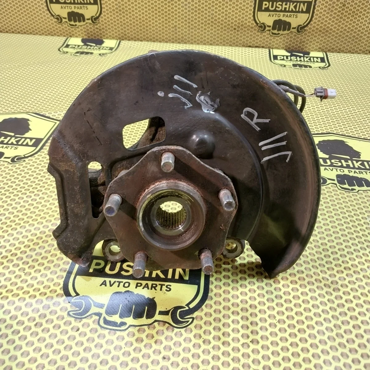 Кулак поворотный цапфа Nissan Qashqai 2015 400154EA0A J11, передний левый